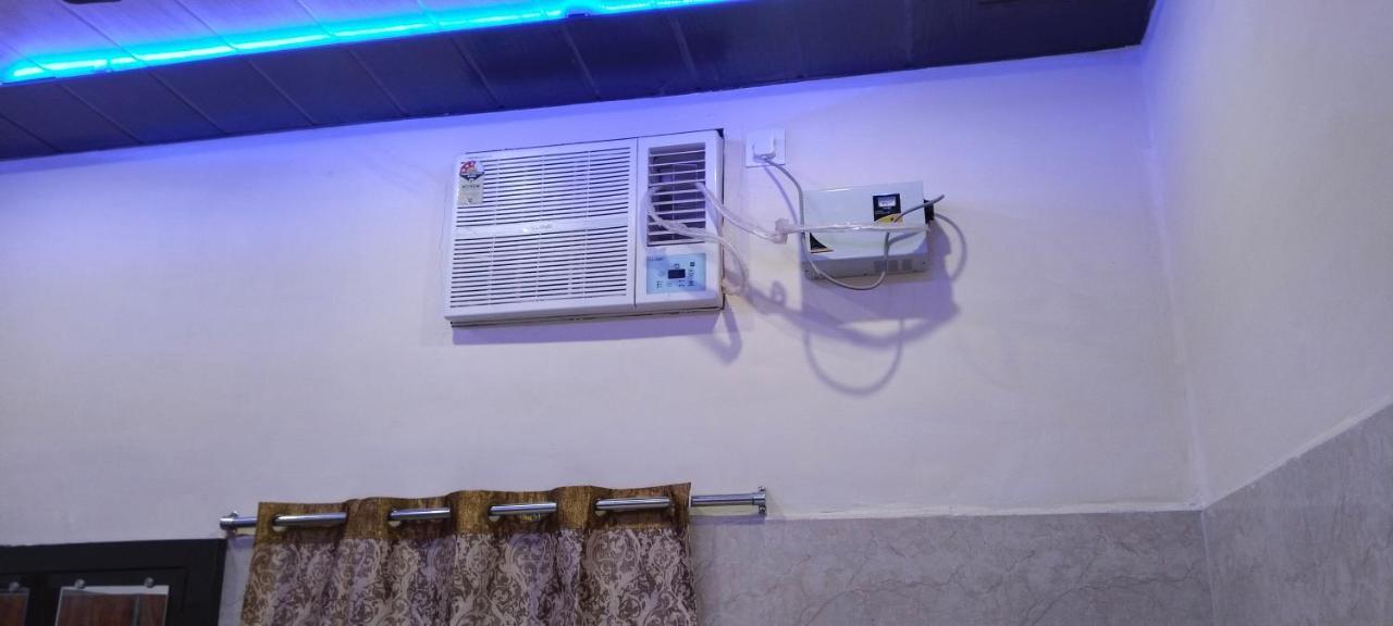 Saroja Paying Guest House Varanasi Luaran gambar