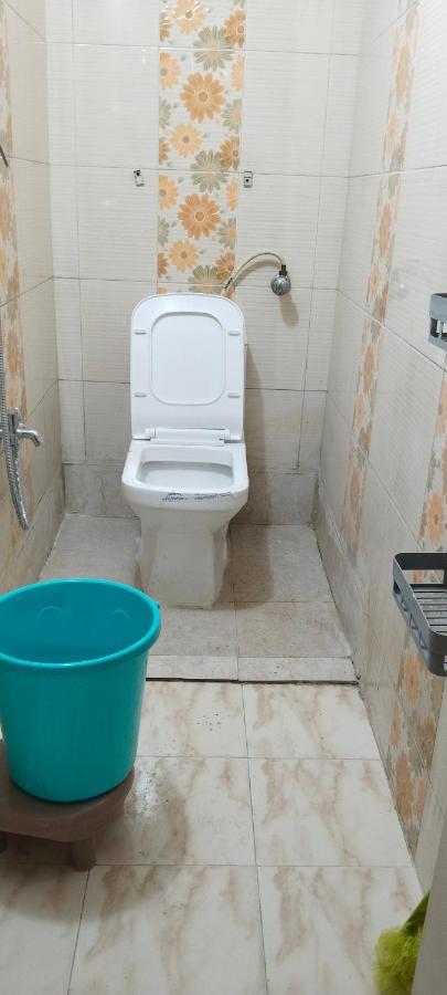 Saroja Paying Guest House Varanasi Luaran gambar