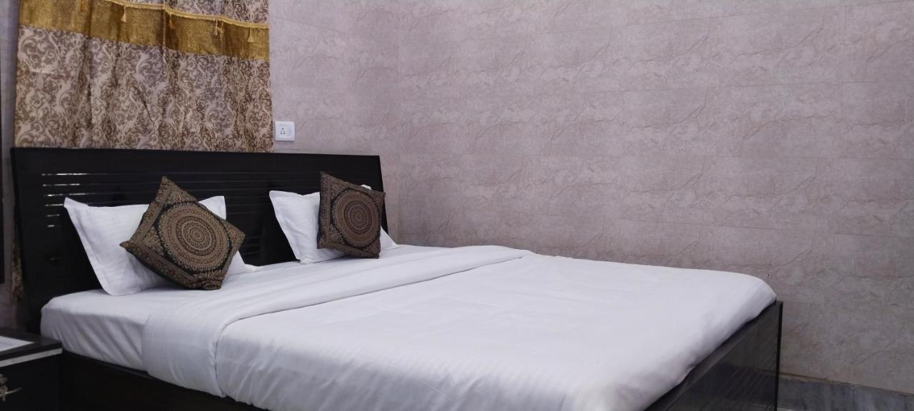 Saroja Paying Guest House Varanasi Luaran gambar