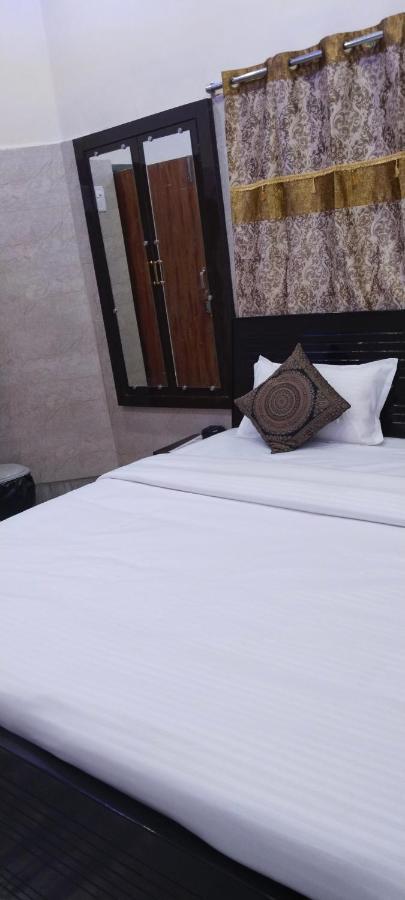 Saroja Paying Guest House Varanasi Luaran gambar