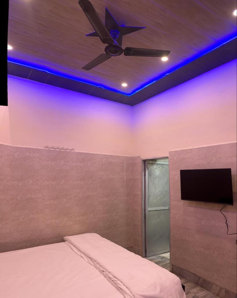 Saroja Paying Guest House Varanasi Luaran gambar