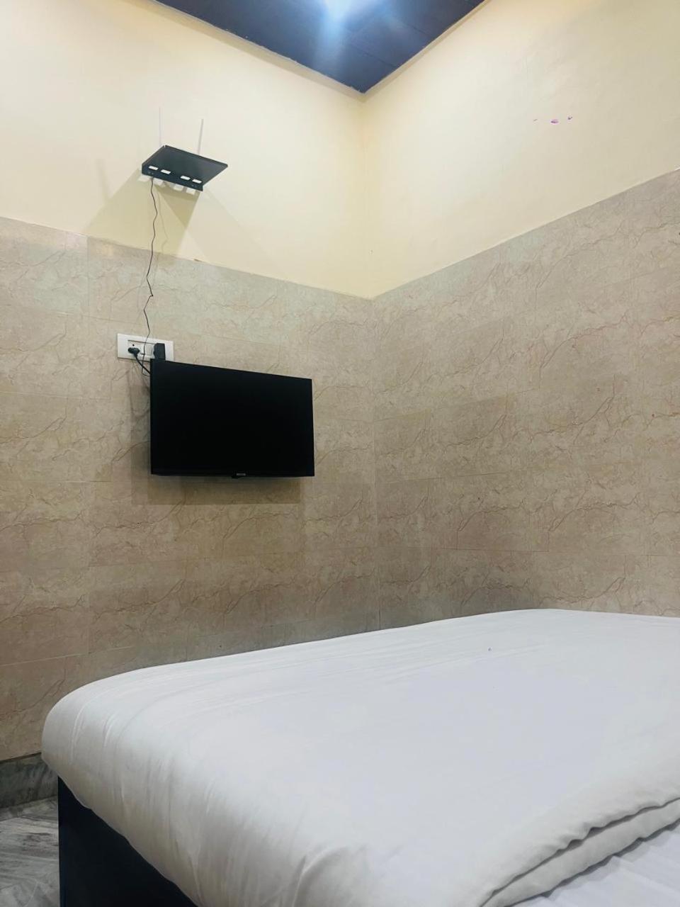 Saroja Paying Guest House Varanasi Luaran gambar